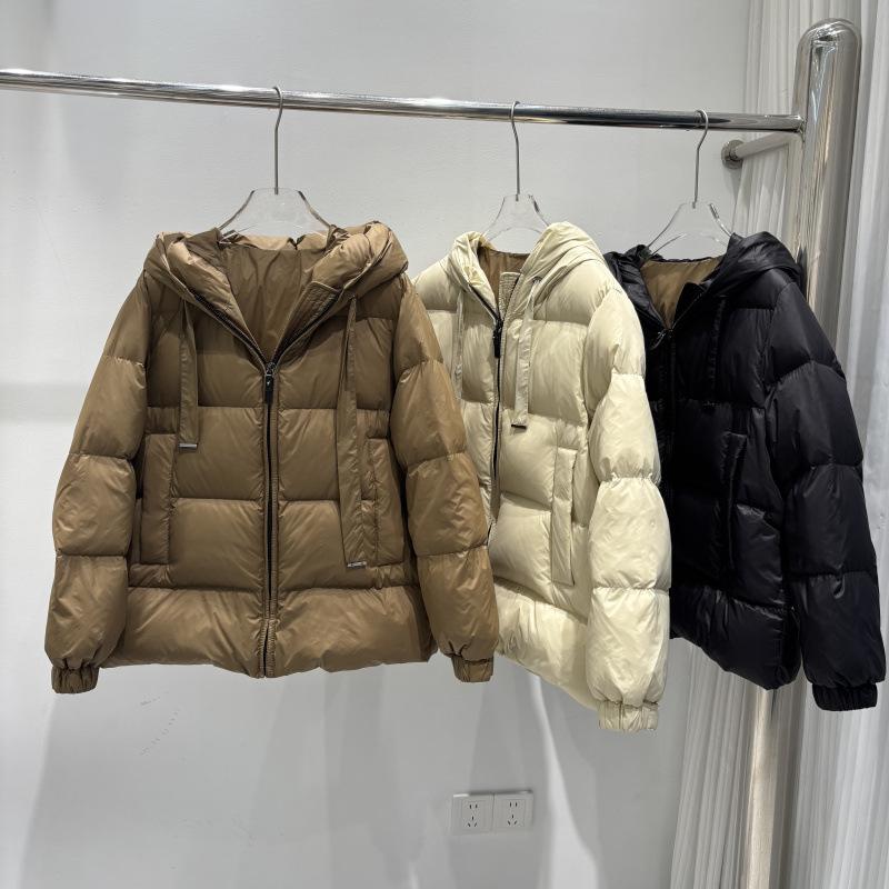 Europe Station's new solid-color hooded straight loose large-size white goose down jacket winter fashion
