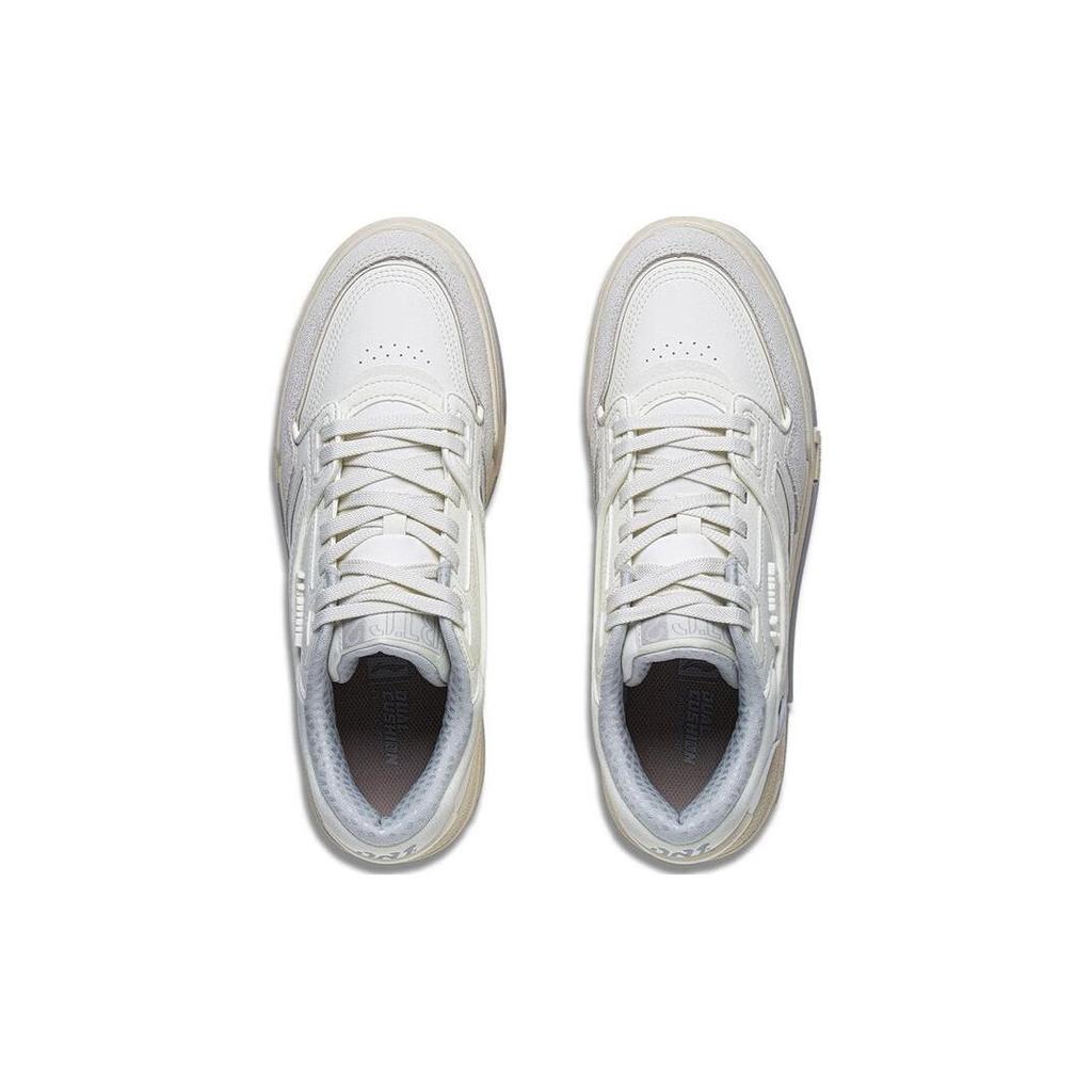 Li Ning 001 Btc Durable Breathable Low Top Skate Shoes Women Skate Shoes White AGCT008-2