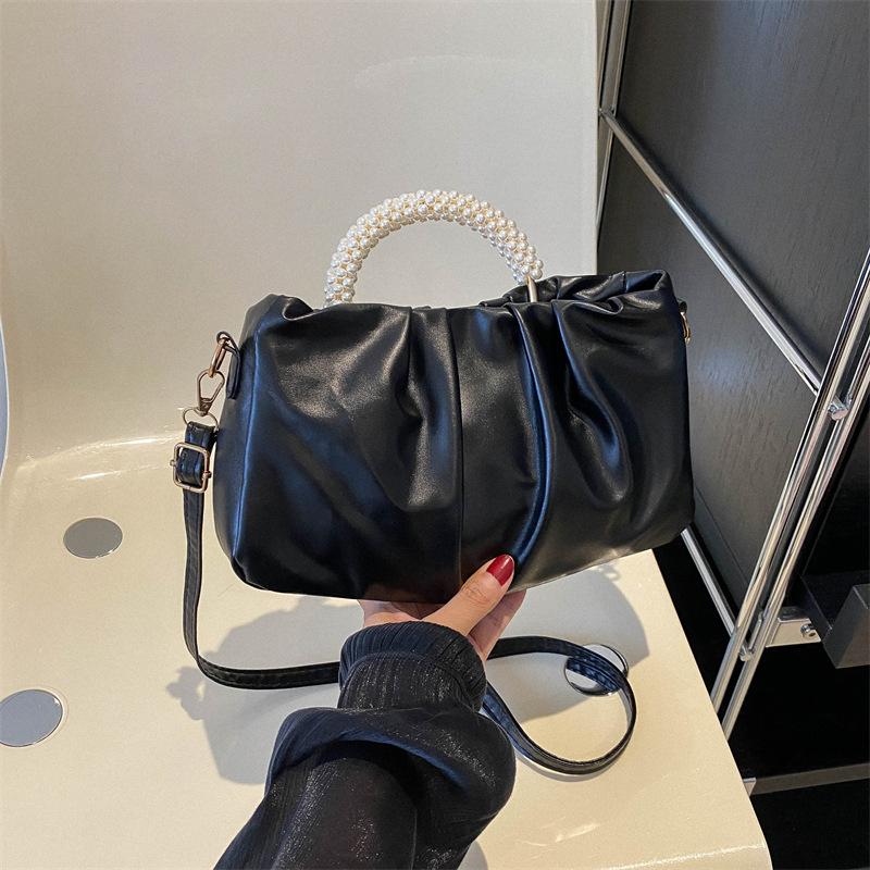 Gefaltete Mode ausländischer Stil Perlenhandtasche 2025 Frühling neu vielseitig ins Textur Schulter Messenger kleine quadratische Tasche