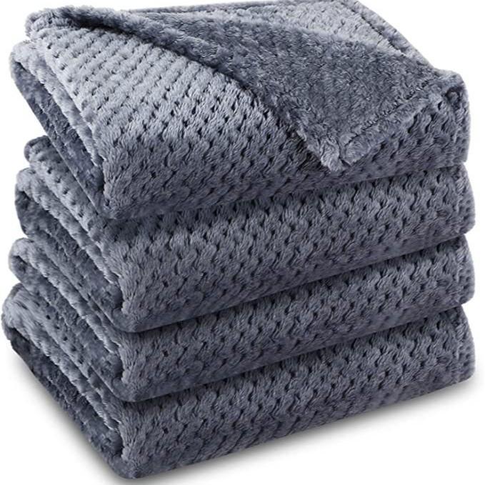 Thick Warm Pineapple Fleece Pet Blanket for Dogs & Cats