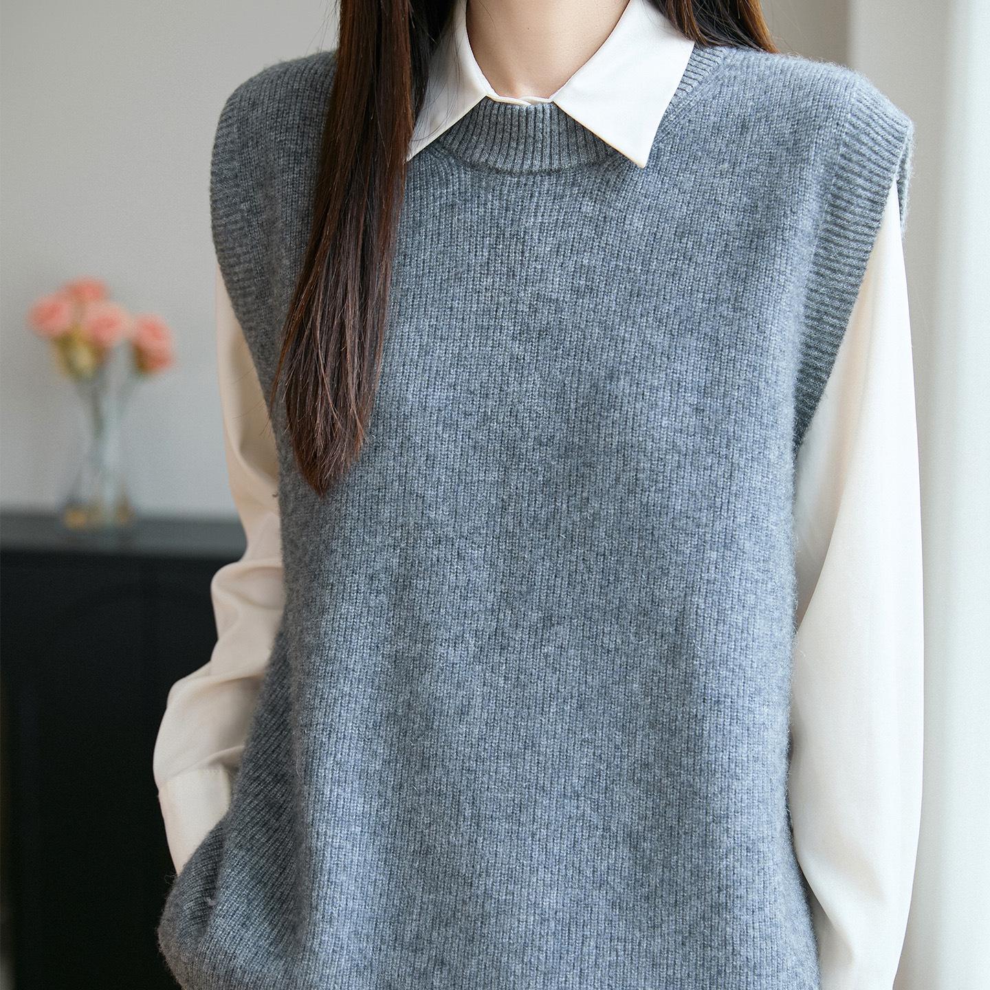 Women`s Wool Cardigan Shawl: Versatile Round