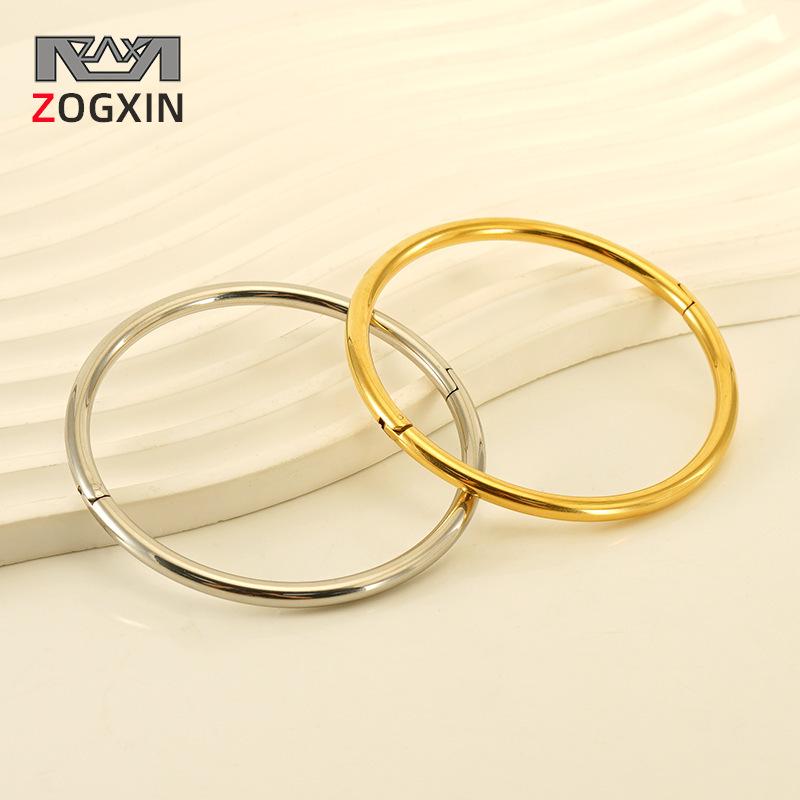 Minimalist Titanium Steel Bangle: Versatile, Non-Fading Bracelet.