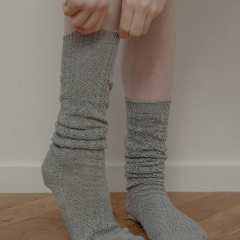 Mellotory Crochet Lace Knee Socks (gray)