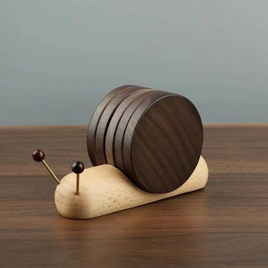 5Pcs Snail Wooden Coaster Set, Creative Heat Insulation Mat for Desk, Magnetic Cup Mat for Hot Drinks, Decorative Trivet for Kitchen