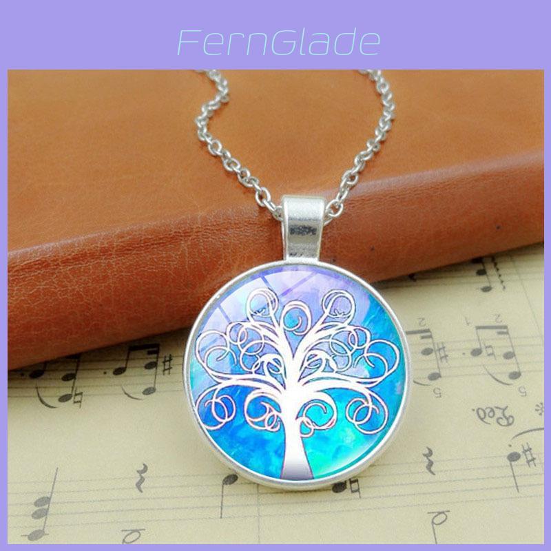 Elegant Tree Pattern Pendant Necklace In Vintage Silver Color With Classic Glass Cabochon