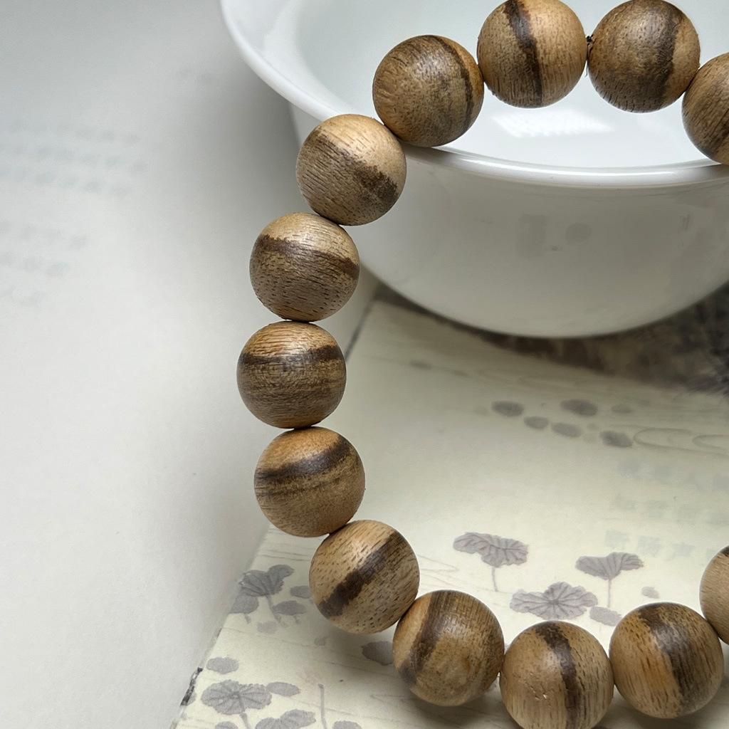 Authentic Kalimantan Agarwood Bracelet: Natural, Rich, Lingering Floral & Honey Fragrance for Men and Women