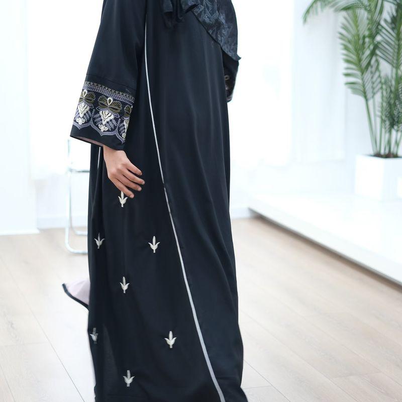 New Arrival Middle East Dubai Arab Fashion Thorn Cardigan Robe Dress Embroidered Robe Dress