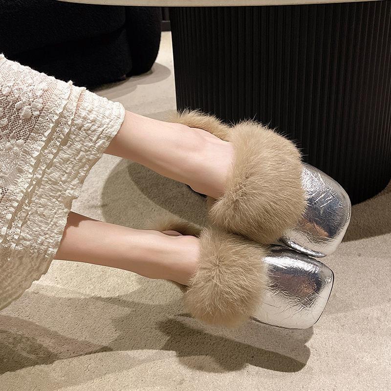 A New Style of Women's Shoes with A Half-heel Flat Top and A Single Heel