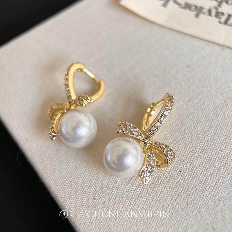 Bow slightly inlaid zircon ear buckle exquisite small pearl earrings light luxury high sense sweet temperament versatile earrings