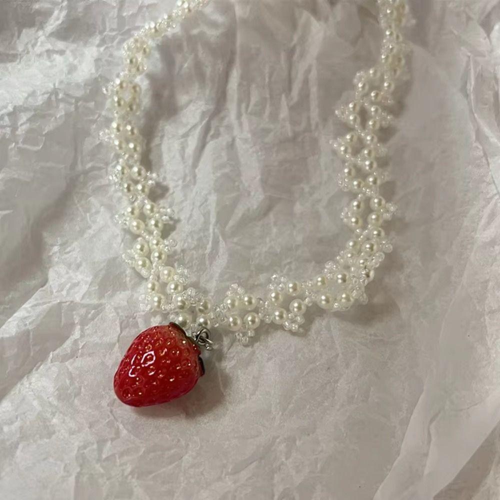 Sweet Pearl Necklace Double-layered Y2k Necklace Lovely Strawberry Pendant Jewelry Accessories