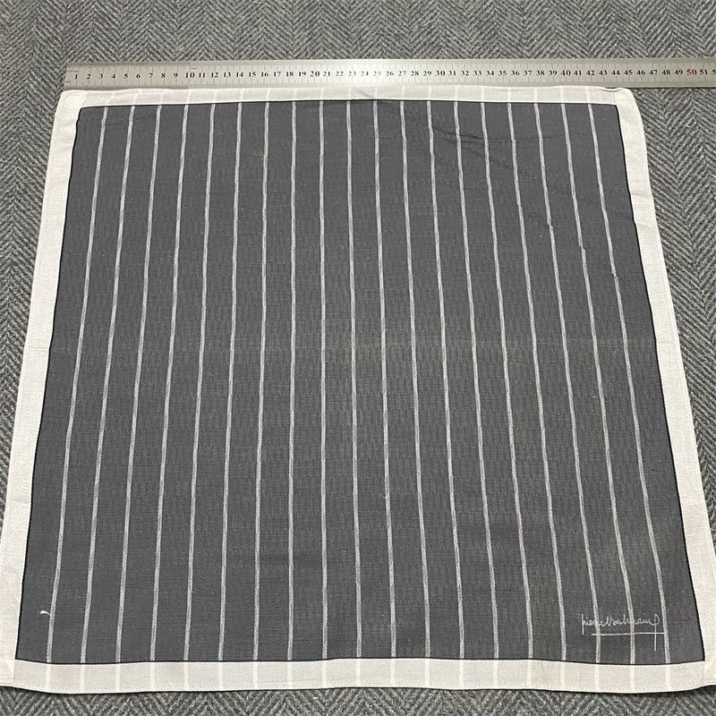 

Оригинальный заказ внешней торговли Винтажный квадратный шарф Чистый хлопок Легкая роскошь Мужской Ретро Полоска Клетка Карманный платок Шейный платок 3339