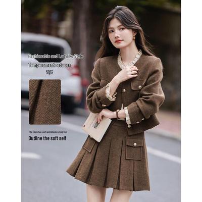 Trajes y combinados – Trajes de falda