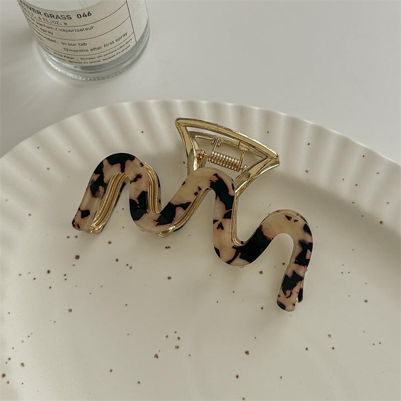 

Ретро металлическая заколка-краб для волос 2023 года для женщин - Зажим-акула высокого класса для элегантных причесок «пучок»