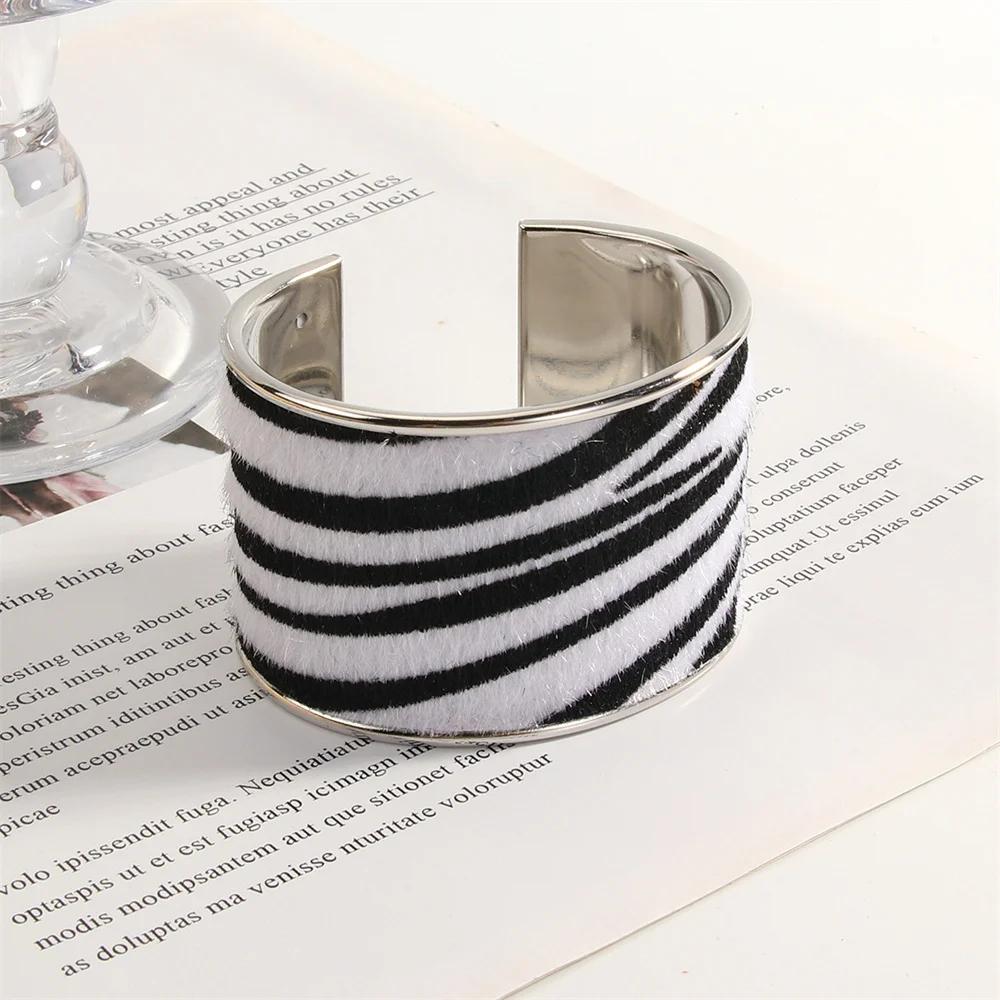 

Fashionable Cool Europe America Zebra Pattern Open Bangle Bracelet Good-looking Exaggerated Minimalist Metal Retro Wide Bracelet