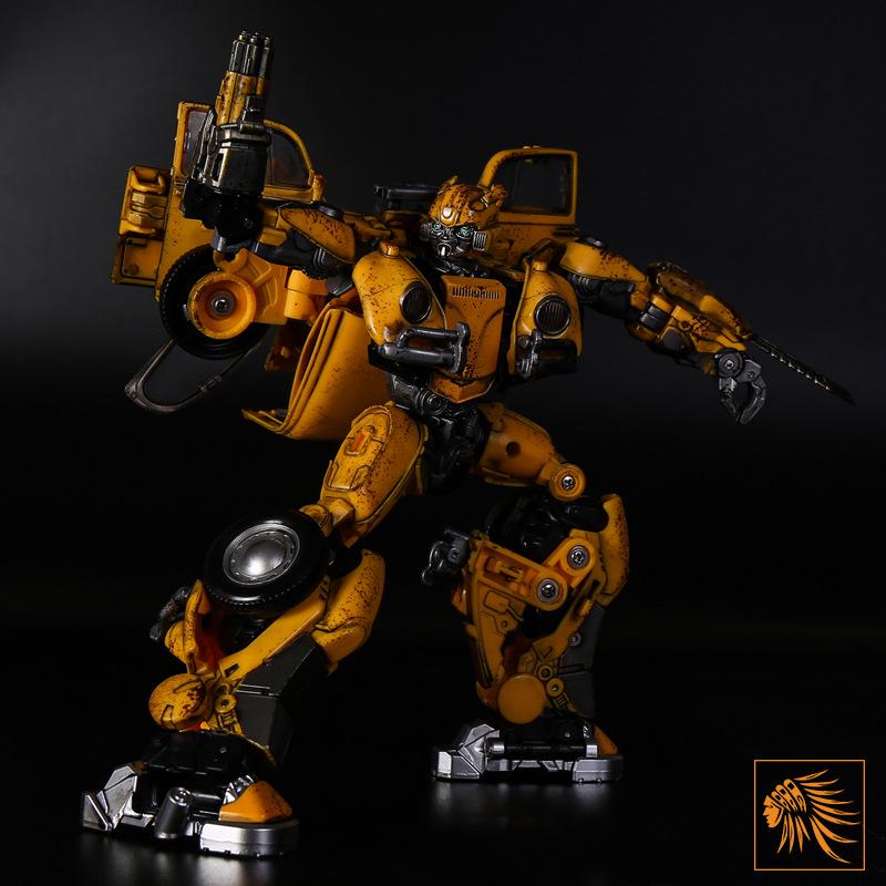 Battle-Damaged Black Mamba Transforming Robot Toy Car Model