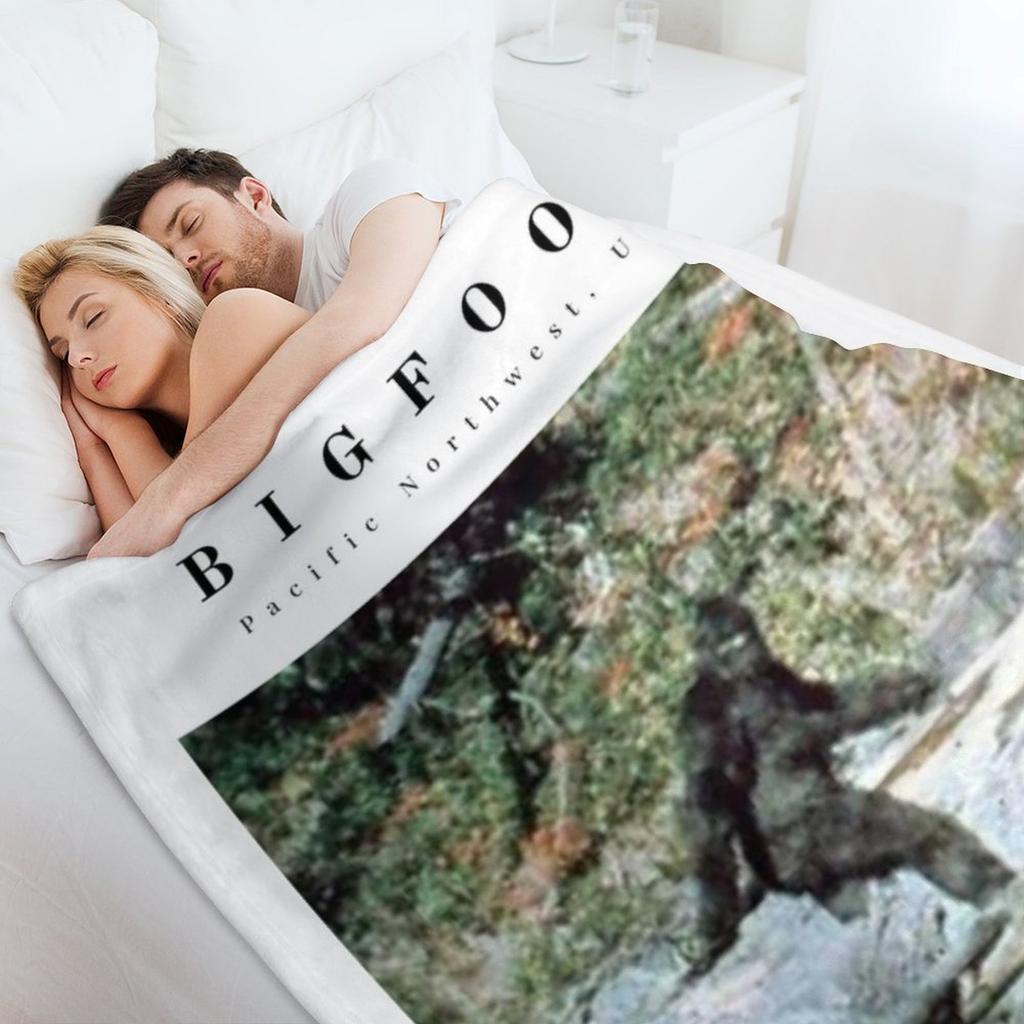 Minimalist Cryptids: Bigfoot Throw Blanket for babies Picnic bed plaid Plush Blankets