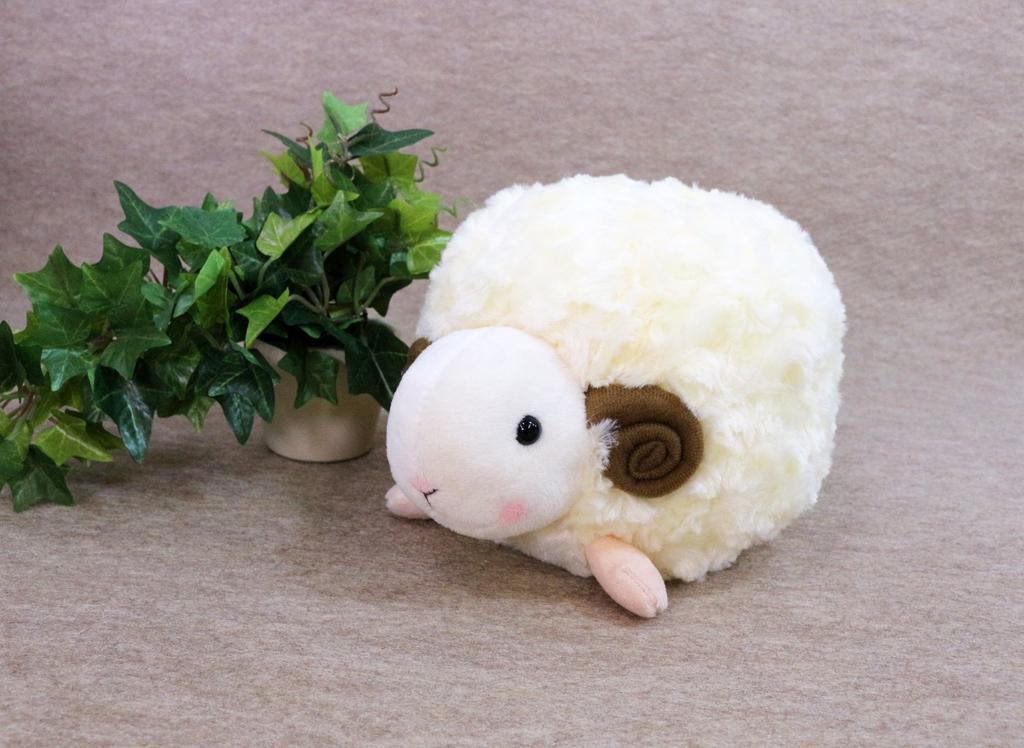 Marucchi Sheep Large Ivory 533-0160