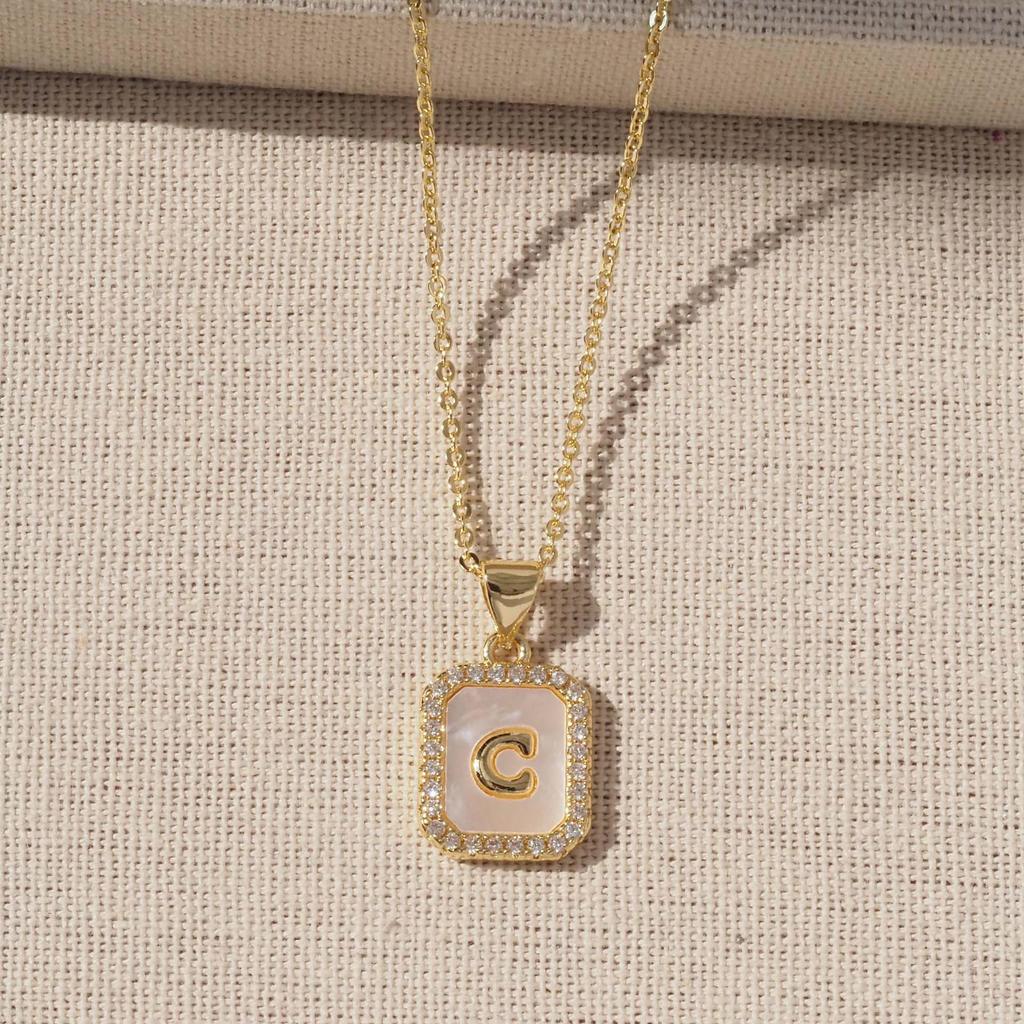 Gold-Plated Copper Shell 26 English Letters Pendant Necklace for Women - Niche Fashion Jewelry