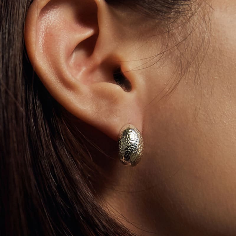 

MUHWA dots egg shape earring free