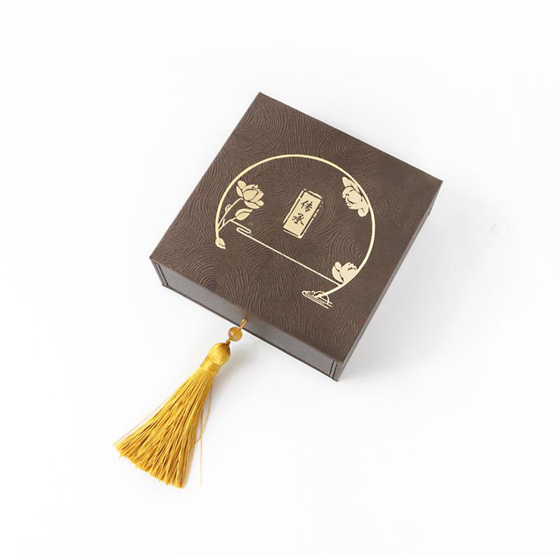 Elegant Retro Wedding Bracelet Box with Gold Stamping - Chinese Style Jewelry Storage and Packaging.