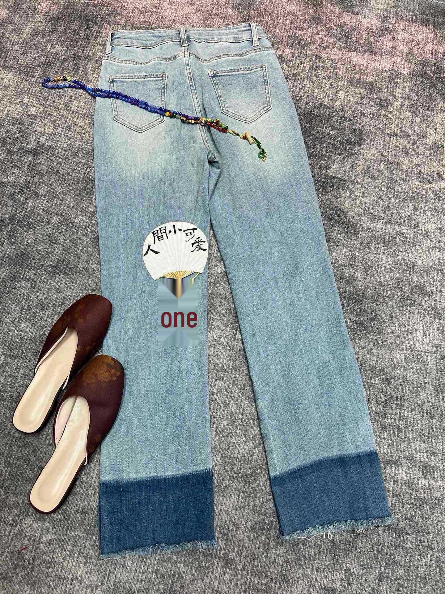 

Fashionable Straight-Leg Embroidered Jeans with Pockets and Buttons - New Chinese Style, Early Spring Collection M