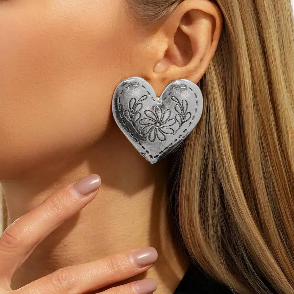 SHIXIN Vintage Large Love Heart Stud Earrings for Women Luxury Metal Gold Color Carved Flower Earrings Party Jewelry Accessories