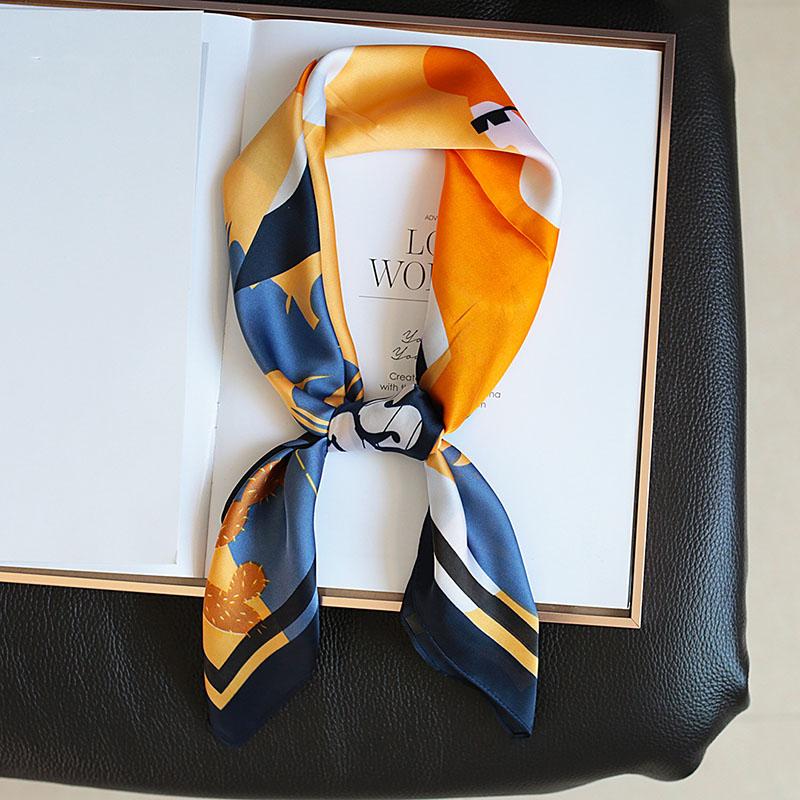 Fashionable Silk-Like Square Scarf Lightweight Stylish Versatile For Women Spring Autumn Casual Wear Neutral Colors Multi-Purpose Accessory