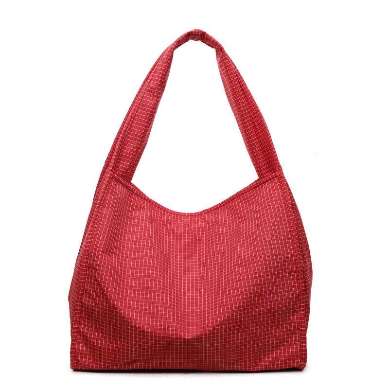 

Женская вместительная сумка через плечо красный