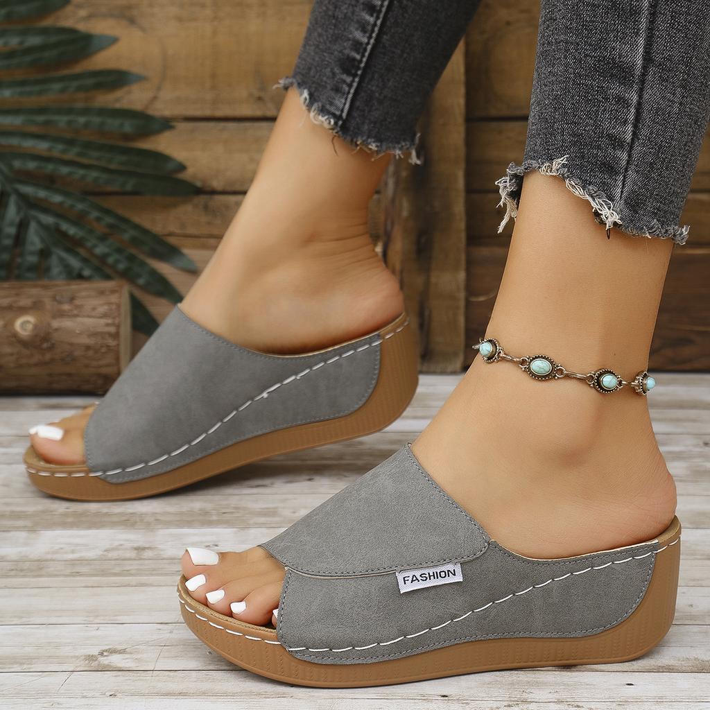Summer Soft Platform Slippers Women 2025 Fashion Peep Toe Wedges Flip Flops Woman Light Med Heel Non-Slip Beach Shoes Slides