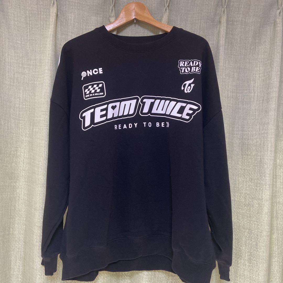 

[USED] TEAM TWICE Black Long Sleeve Sweatshirt, Size L