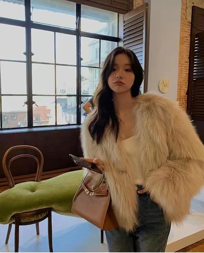 

Осенне-зимнее короткое пальто женское модное знаменитость стройнящее и омолаживающее для маленького роста пушистый топ из искусственного меха XL size