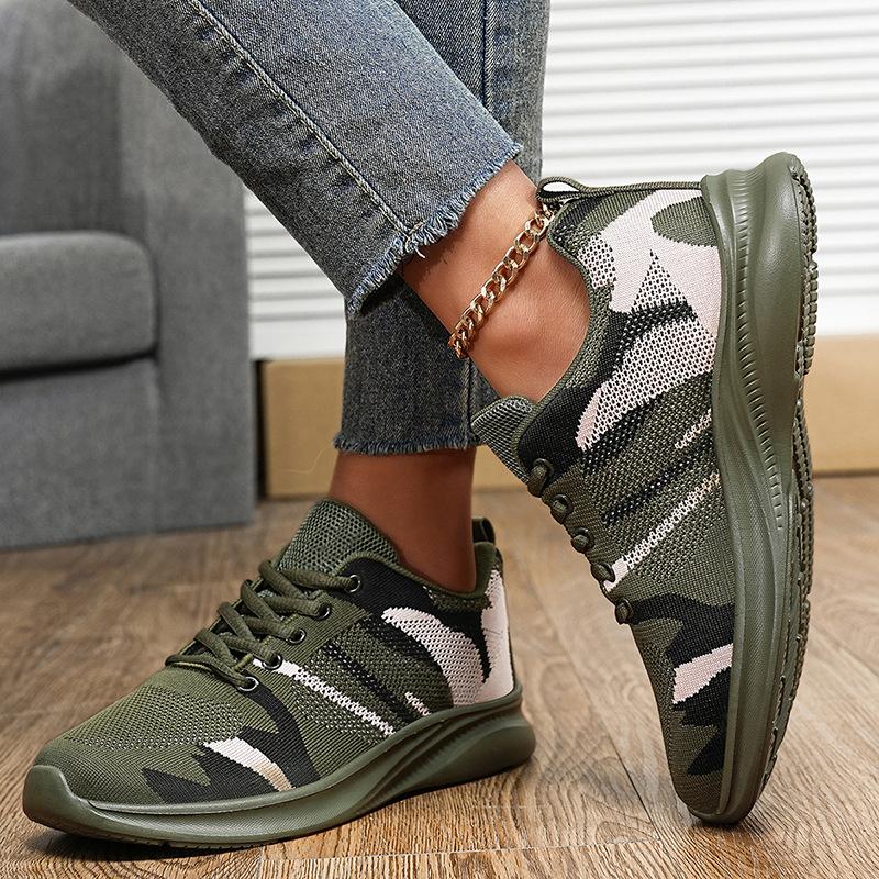 Couple shoes Outdoor tooling shoes Rubber wear-resistant non-slip fly-woven mesh shoes Soft sole Camouflage casual shoes Men