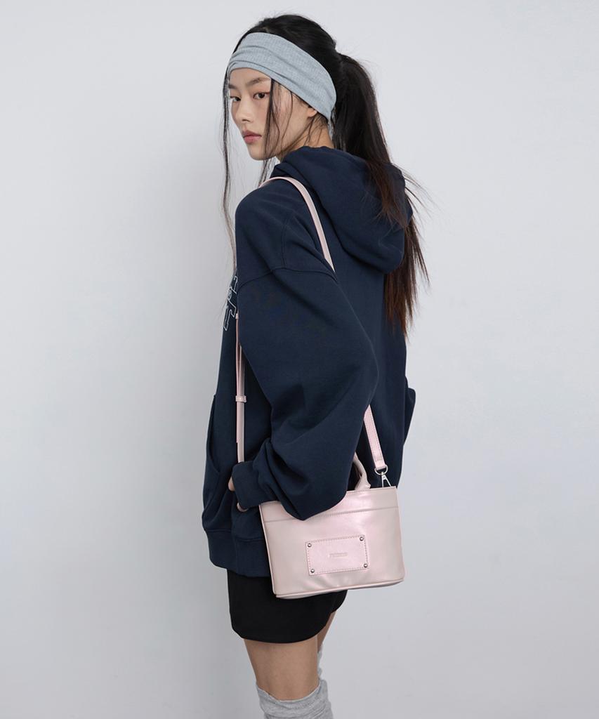 Raiment Stud Patch Macaroon Bag_Shining Pink