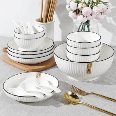Vaisselle de table – Assiettes et plats de service