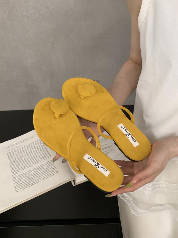 Fashion Beach Shoes Slippers Soft Slipers Women Rubber Flip Flops Low Luxury Slides Buckle Strap Sabot Comfort 2025 Hawaiian Designer