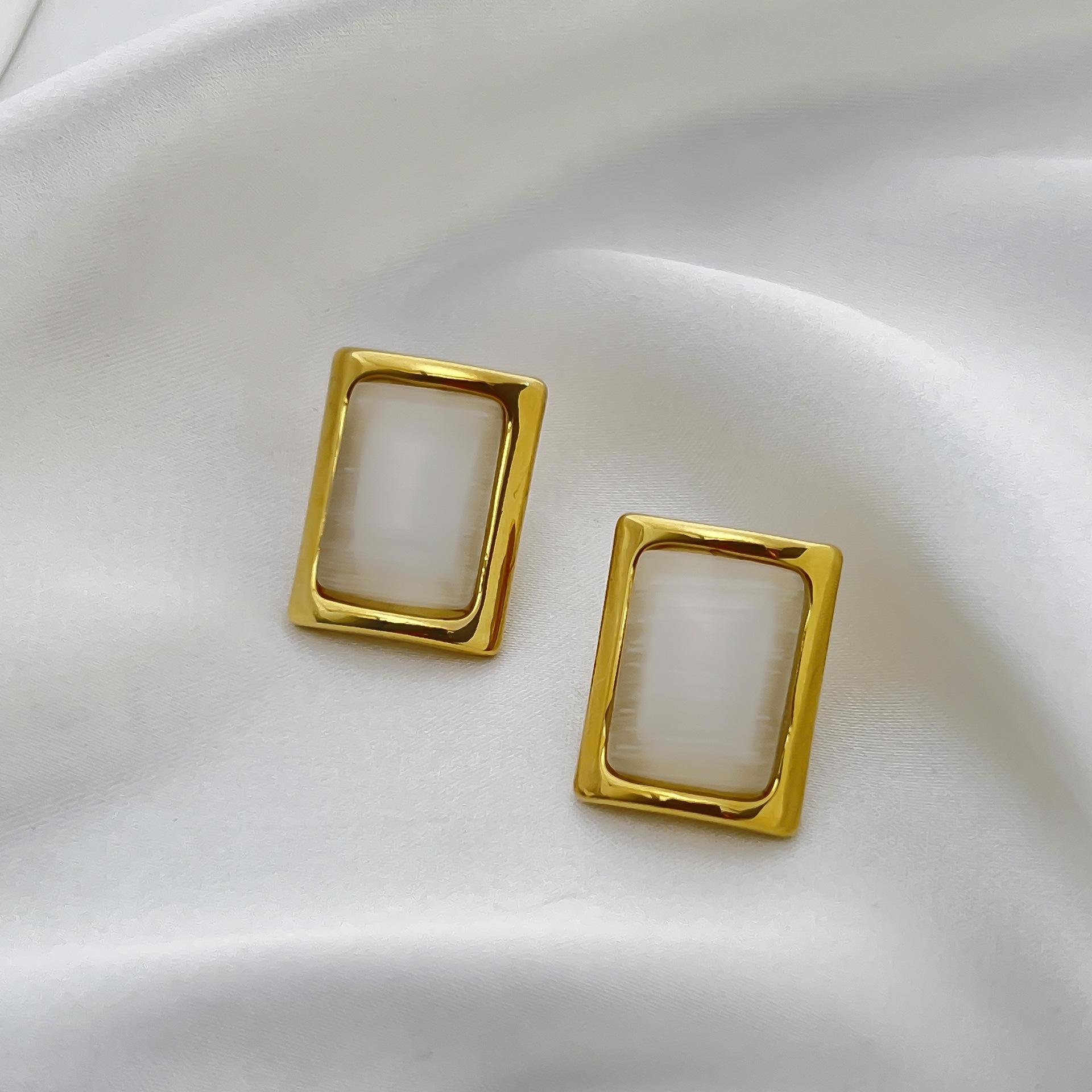 

Покрытые медью серьги-пусеты из 18-каратного золота, квадратные, геометрические, премиальные, универсальные, женские, осенне-зимние, простые, с холодным темпераментом золотой