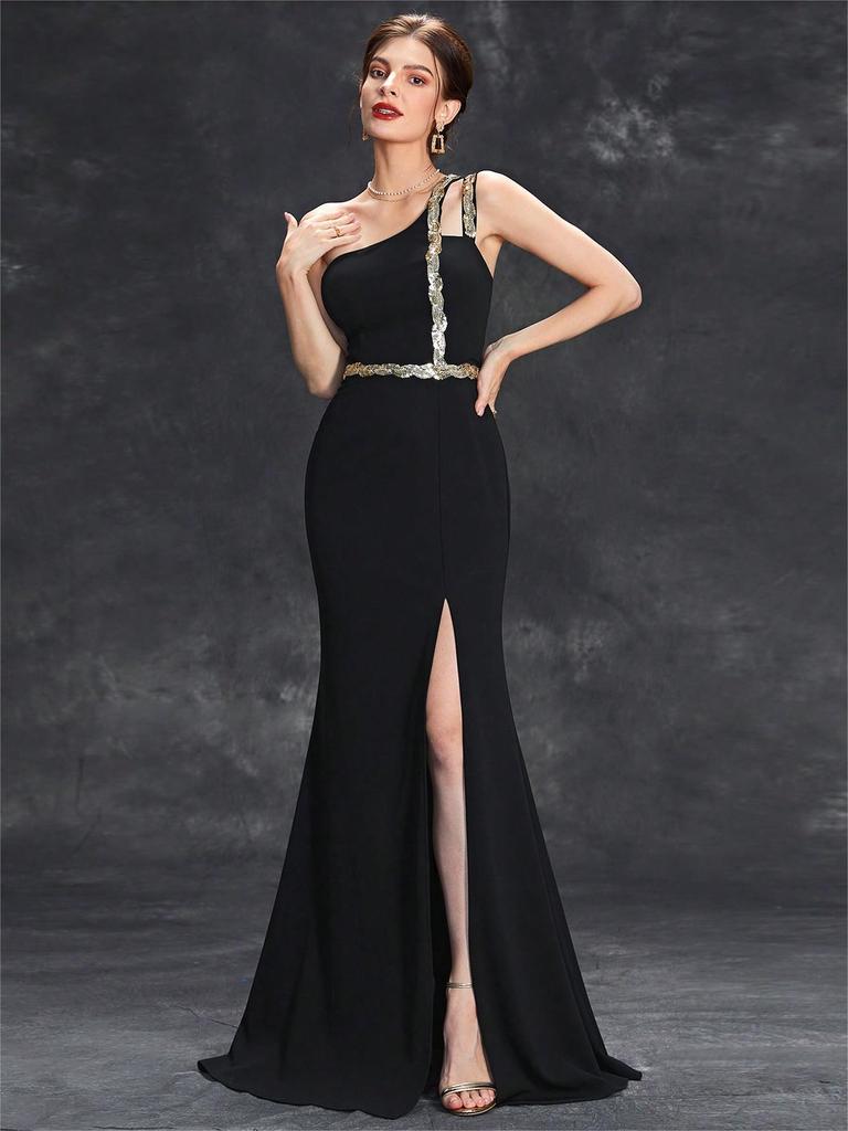 Elegantes One-Shoulder-Abendkleid mit gewebtem Metallgürtel und Schlitz