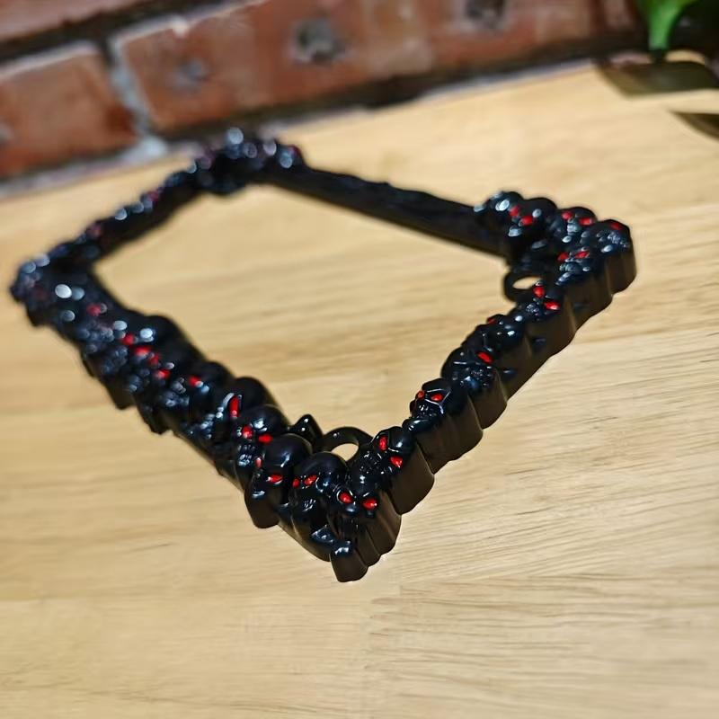 Skull Motorcycle License Plate Frame Gothic  Motorcycle License Plate Holder Creative Metal Frame for Motor Vehicle Decor