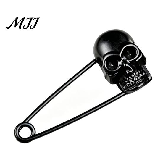Skull Safety Pin Brooch, Brooch with Lock Design, 3D Dark Gothic Carving Halloween Punk Accessory for Jackets Lapels Backpacks Gift Alloy