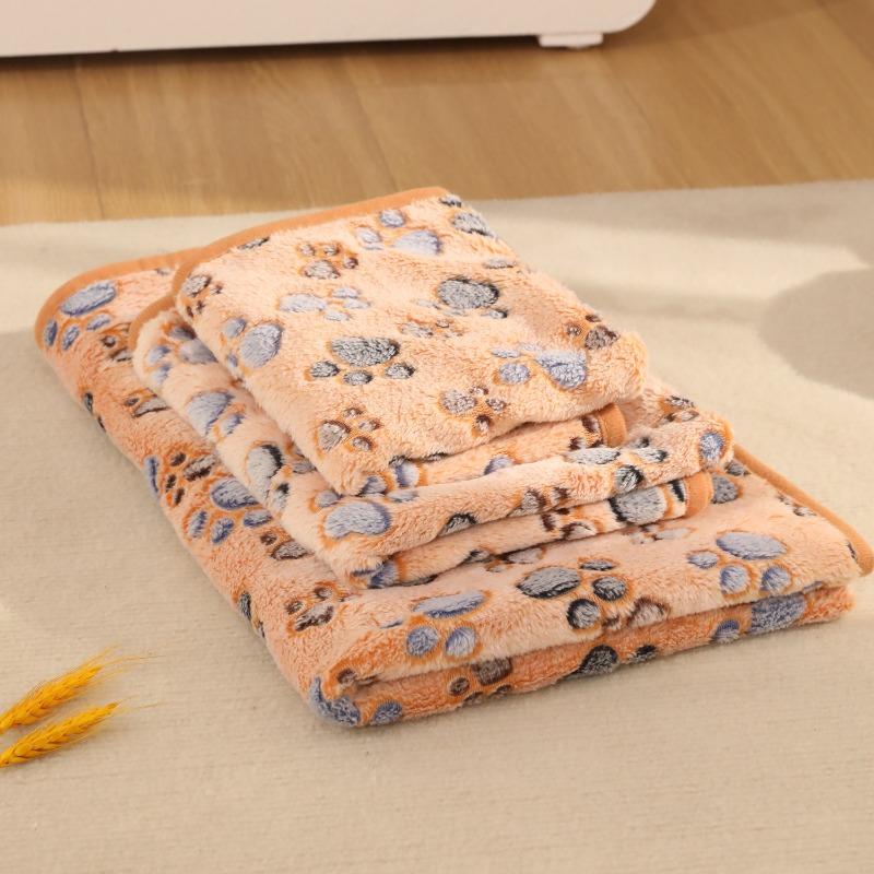 Winter Pet Blanket - Coral Fleece Footprint - Dog Sleeping Pad - Comfortable and Warm Dog Kennel Pad - Small and Medium-sized Pet Quilt