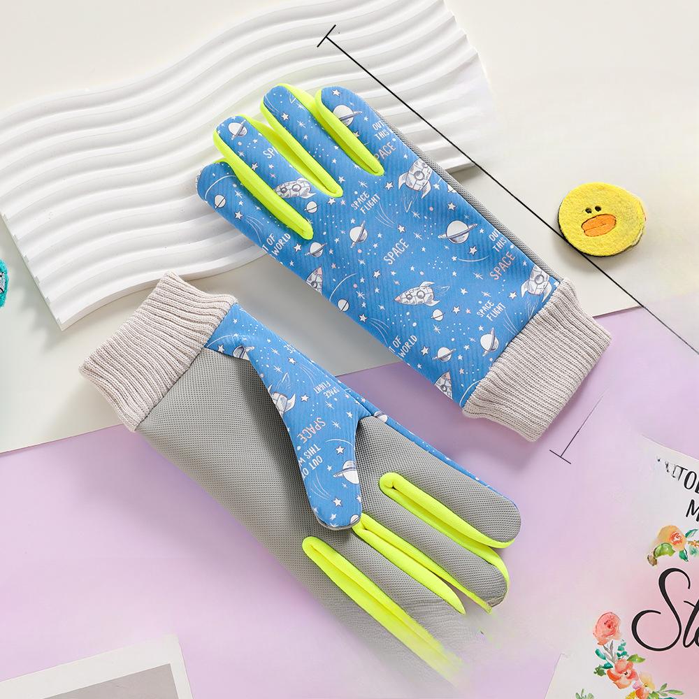 Children's Gloves for Winter for Boys and Girls Warmth Water-splashing Wind Proof and Thickened Winter Outdoor Play Snow Proof Gloves