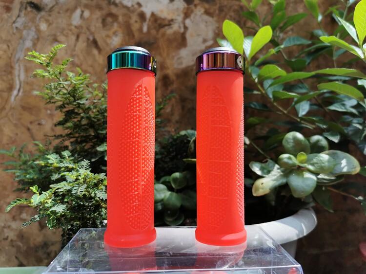 Odi Grips Silicone Bicycle Handles Mtb Lock on Mountain Bike Grips Waterproof MTB Handlebar Grip Anti-slip Bike Handle красный