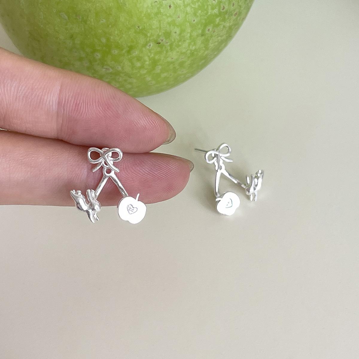 

Mori идиллические серьги-гвоздики в виде кролика-яблока женские легкие роскошные высококачественные серебряные серьги-гвоздики с бантом, новые летние модели 925 silver needle