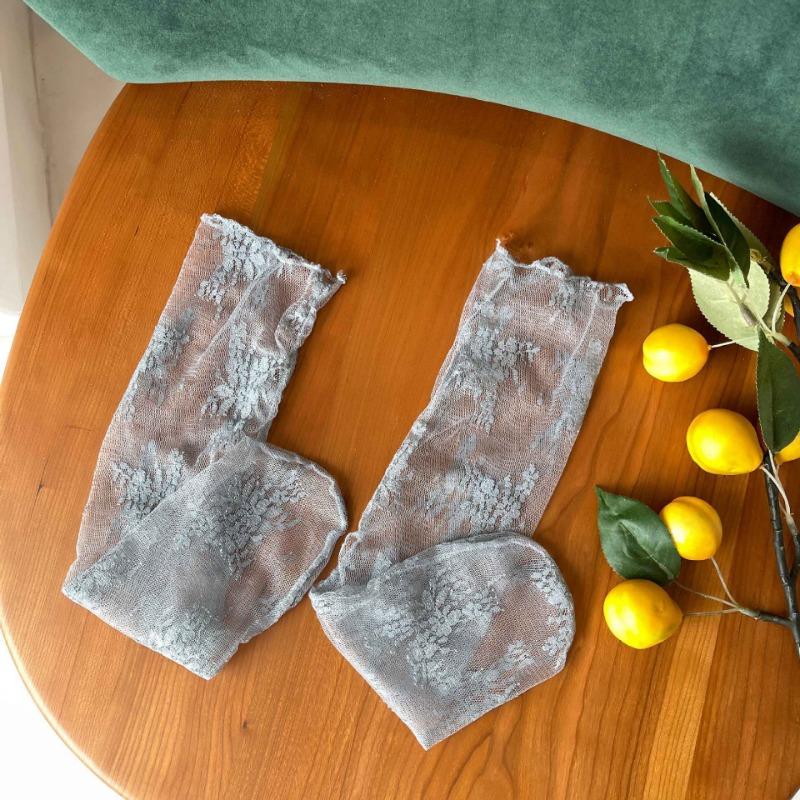 

Ladies Summer Thin Sweet Floral Lace Breathable Transparent Medium Tube Stack Socks 1 pair сірий