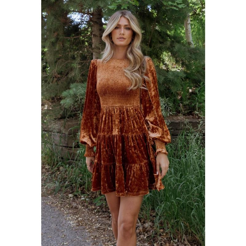 

Женское бархатное платье, новое, с длинными рукавами, оборками, круглым вырезом, короткая юбка XXL светло-коричневого