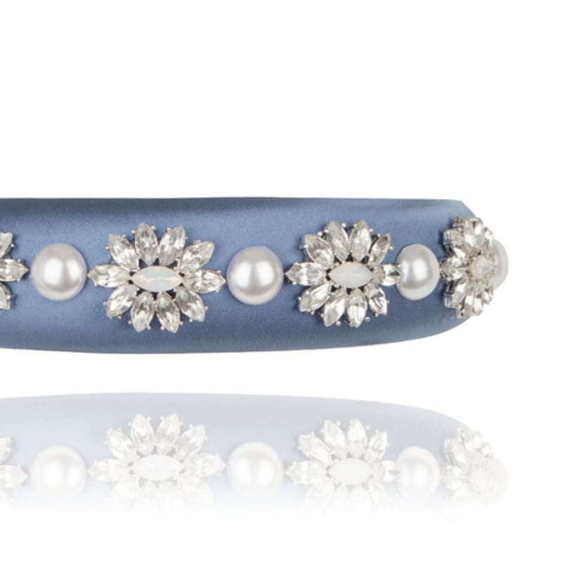 AUGUST ALICE Bold Flower Crystal Satin Headband [Blue]