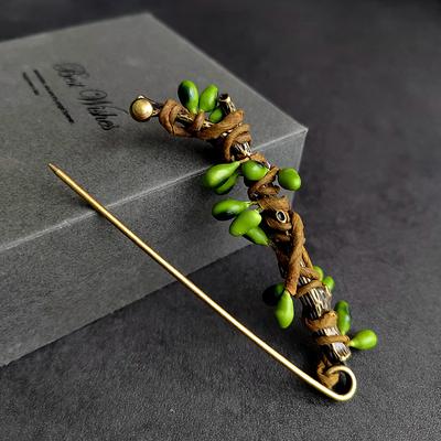 New Large Brooches Entwined Simulated Fruit Plant Decoration Vintage Brooch Sweater Scarf Buckle Cardigan Suit Big Pin