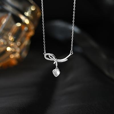 Diamond Studded Knotted Love Necklace, Exquisite and Fashionable Commuting Collarbone Chain, Light Luxury and High-end Feeling New Style