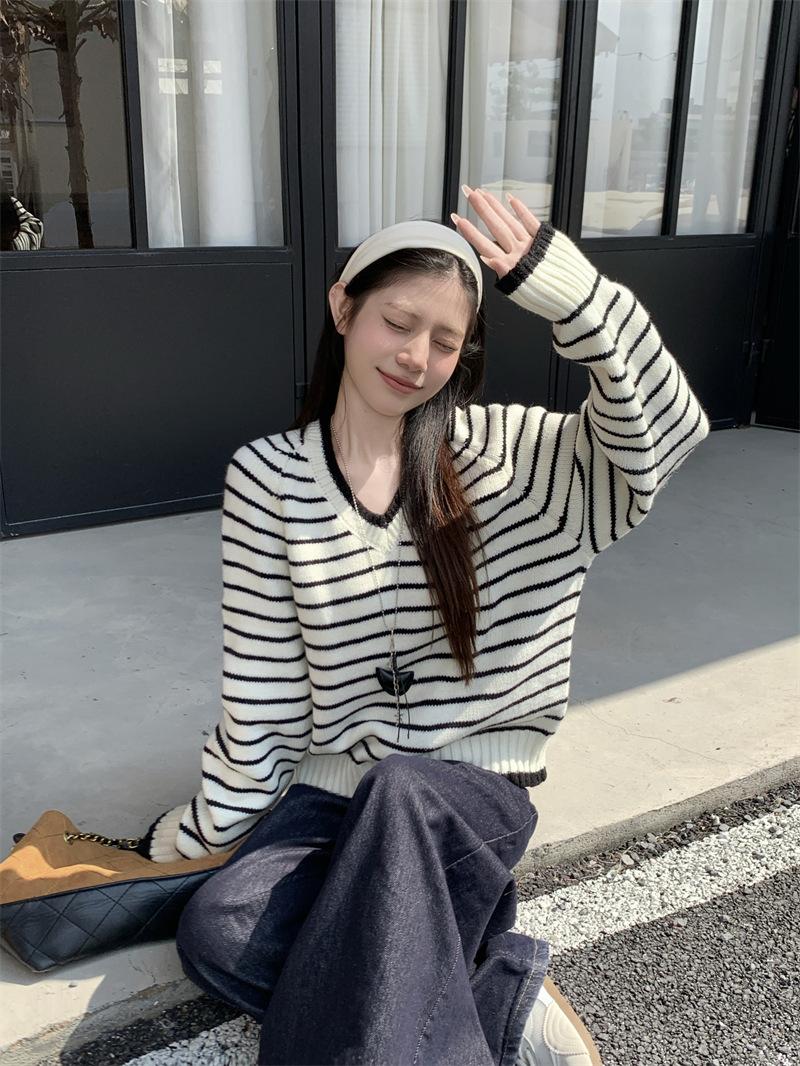 

Premium contrasting color collar striped sweater women s autumn and winter casual loose large size retro bottoming top L абрикосовий