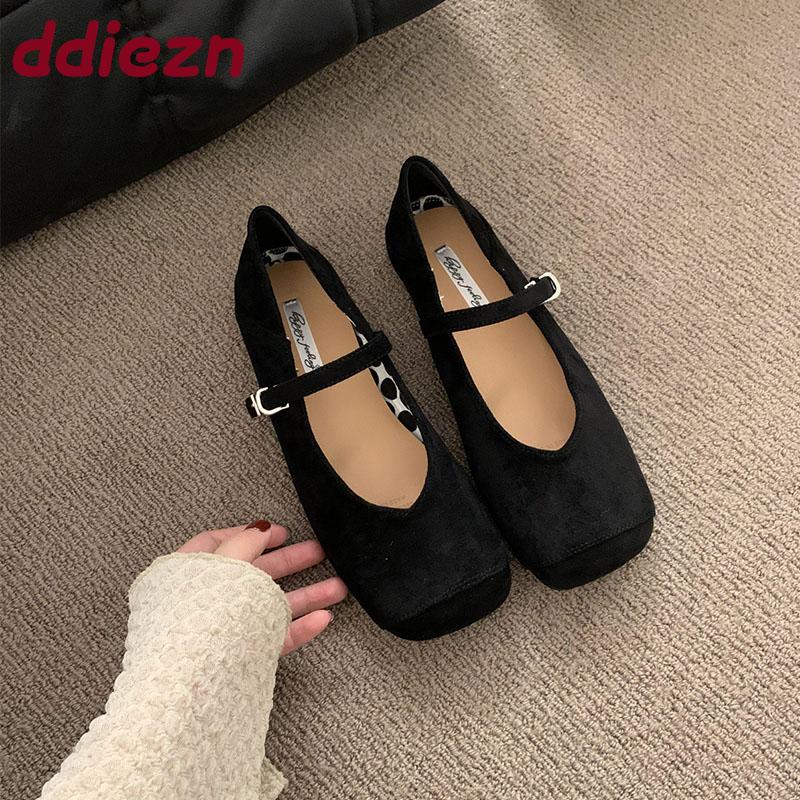 Fashion Fashion Shallow Footwear Buckle Strap Women Mary Janes Flats Shoes Luxury Female Square Toe Ladies Flats With Shoes 2025 New